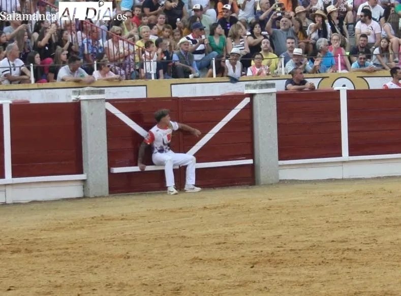 Foto 3 - Espect&aacute;culo en el ruedo y gran ambiente en las gradas para un emocionante Concurso de Cortes en las Ferias y Fiestas