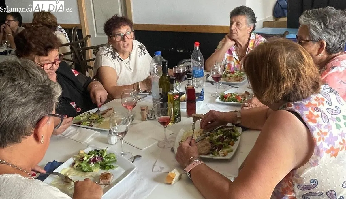 Las socias del colectivo de mujeres se reunieron para celebrar el aniversario
