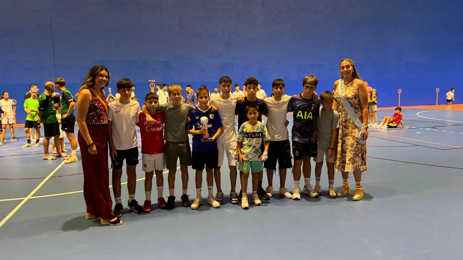 Foto 5 - Espect&aacute;culo total y gradas llenas en  las finales del Torneo 32 Horas de F&uacute;tbol Sala