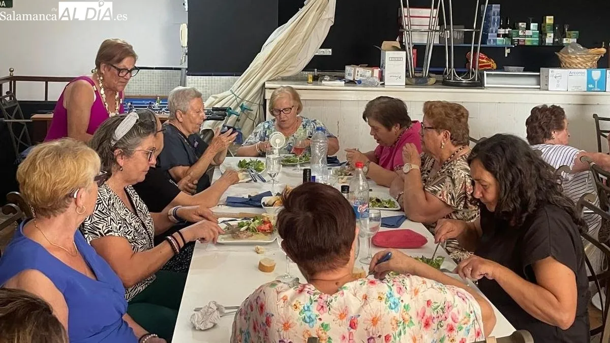 Las socias del colectivo de mujeres se reunieron para celebrar el aniversario
