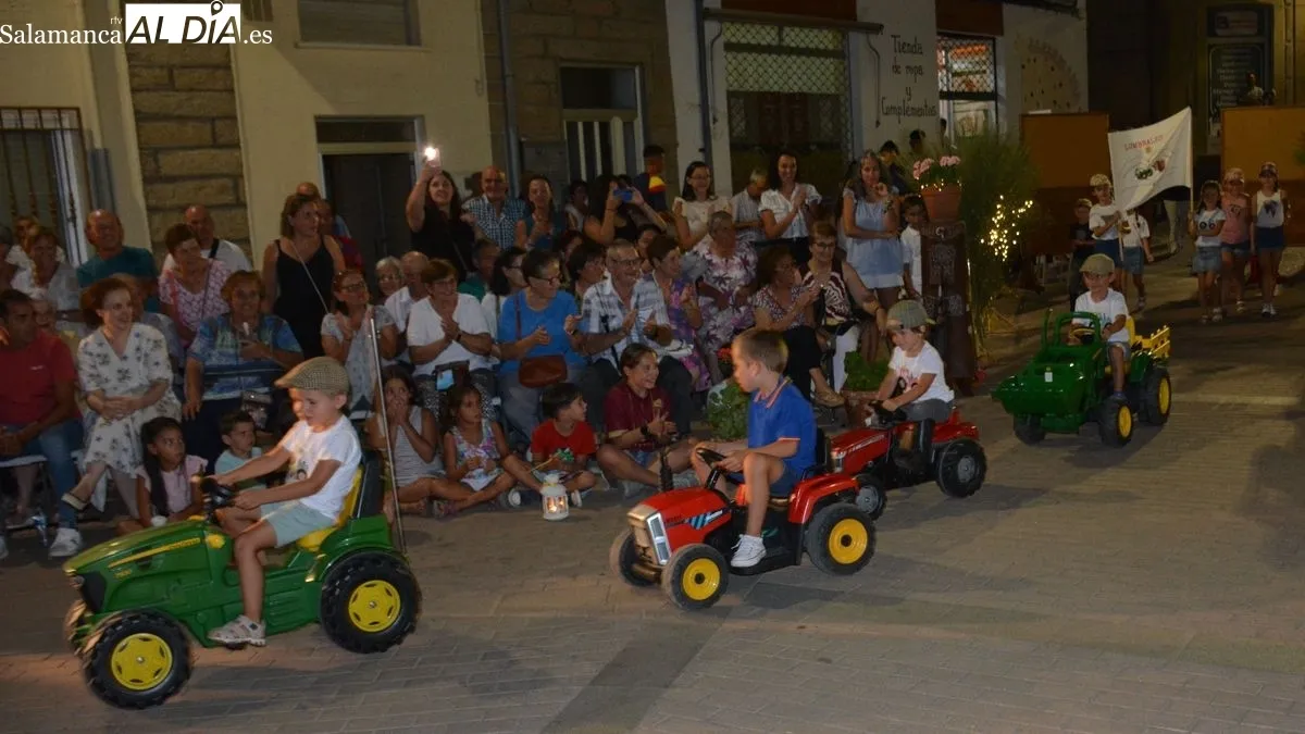 Foto 3 - La defensa del mundo rural, protagonista en el desfile ben&eacute;fico de 'A lo campero'