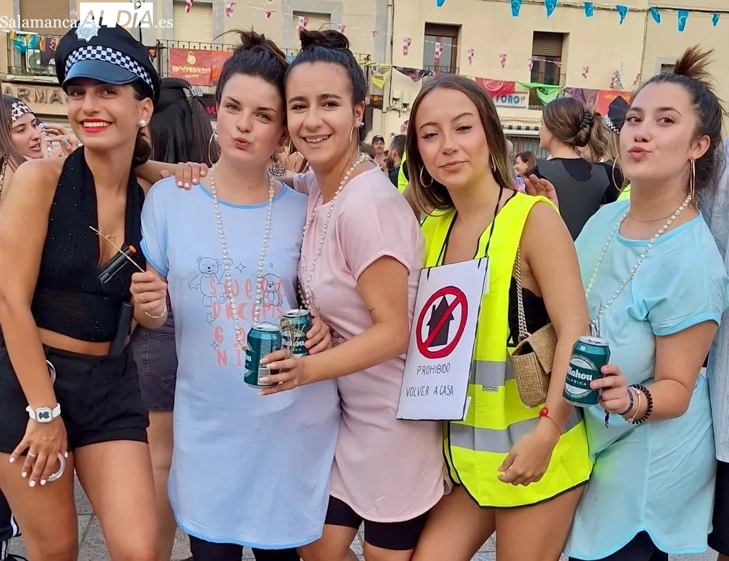 Desfile de peñas en Cantalpino
