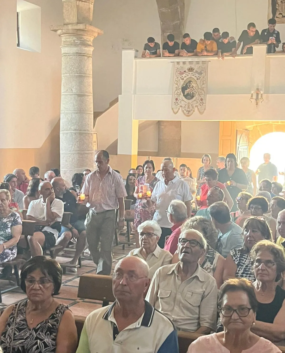 Foto 2 - Los vecinos de Ituero de Azaba escenifican la historia de su Iglesia con motivo de su V Centenario