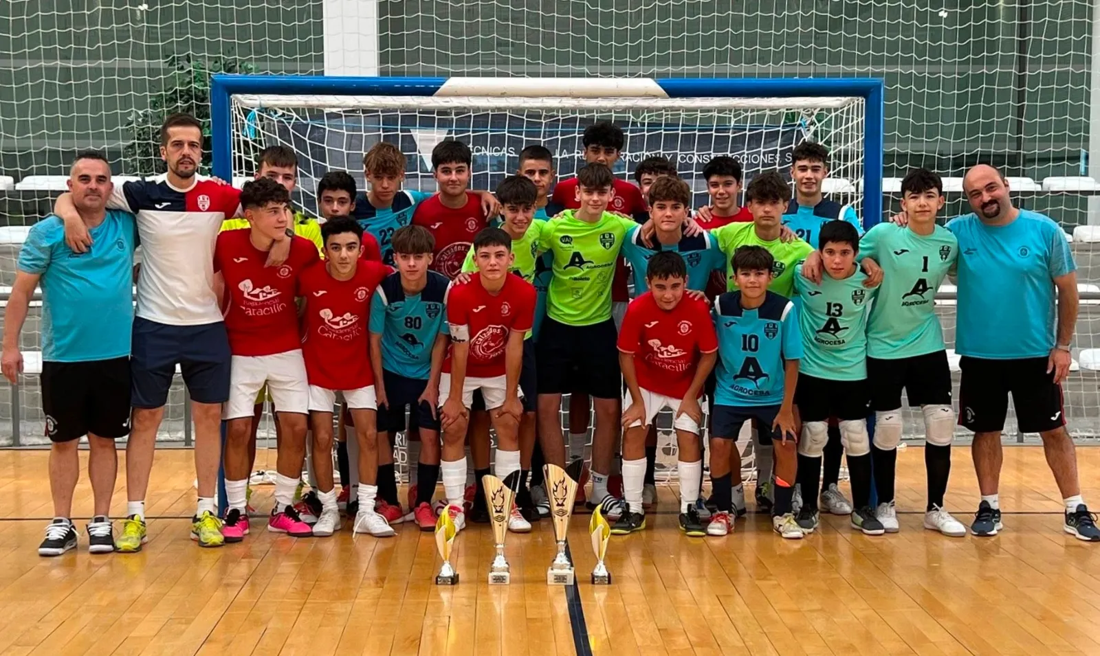 Foto 2 - El III Cadete queda subcampe&oacute;n del 8&ordm; Torneo Nacional de F&uacute;tbol Sala Ciudad de Valladolid