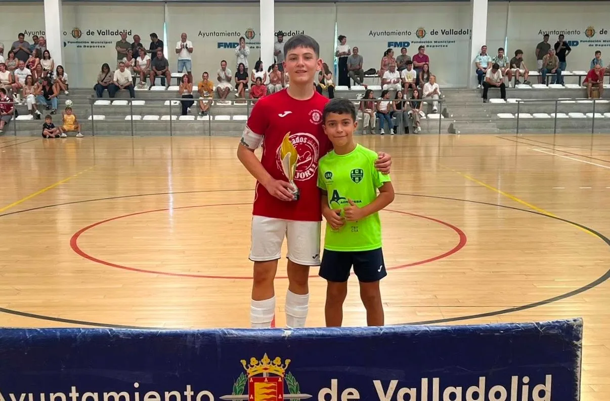 Foto 3 - El III Cadete queda subcampe&oacute;n del 8&ordm; Torneo Nacional de F&uacute;tbol Sala Ciudad de Valladolid