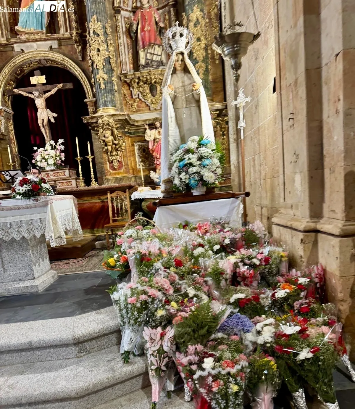 Foto 9 - Multitudinaria ofrenda floral a la Virgen de la Asunci&oacute;n en Cantalpino