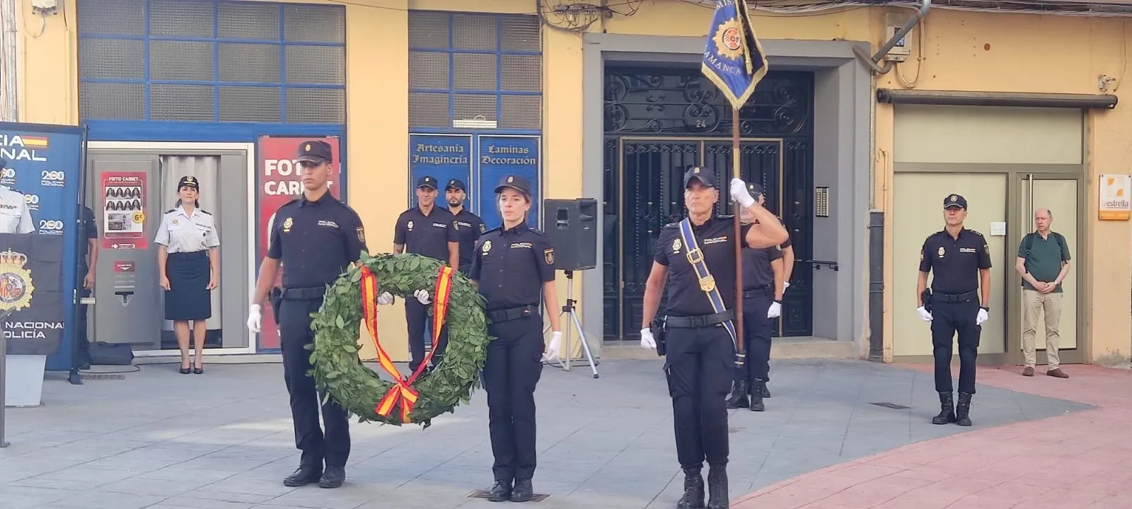 Foto 2 - B&eacute;jar inaugura la Plaza Polic&iacute;a Nacional en honor a su 200 aniversario (FOTOS)
