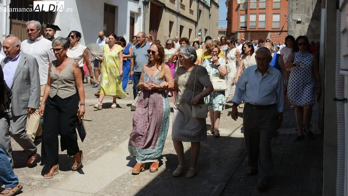 La imagen de la Virgen fue sacada en procesión