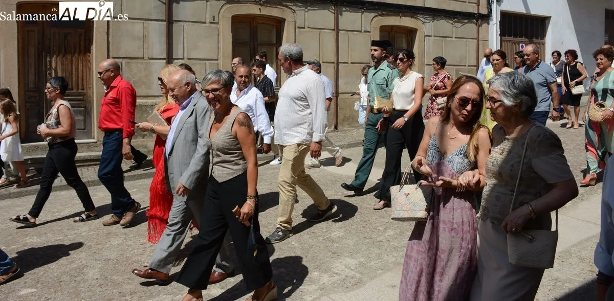 La imagen de la Virgen fue sacada en procesión
