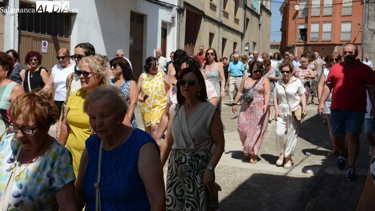 La imagen de la Virgen fue sacada en procesión