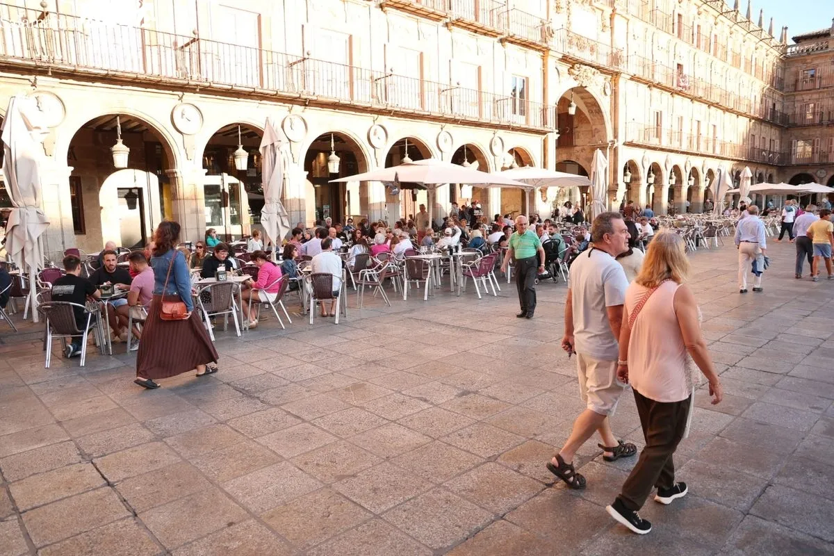 Ambiente en Salamanca en esta tarde de domingo, último día de agosto. Foto: David Sañudo