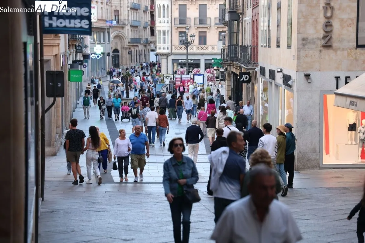 Ambiente en Salamanca en esta tarde de domingo, último día de agosto. Foto: David Sañudo