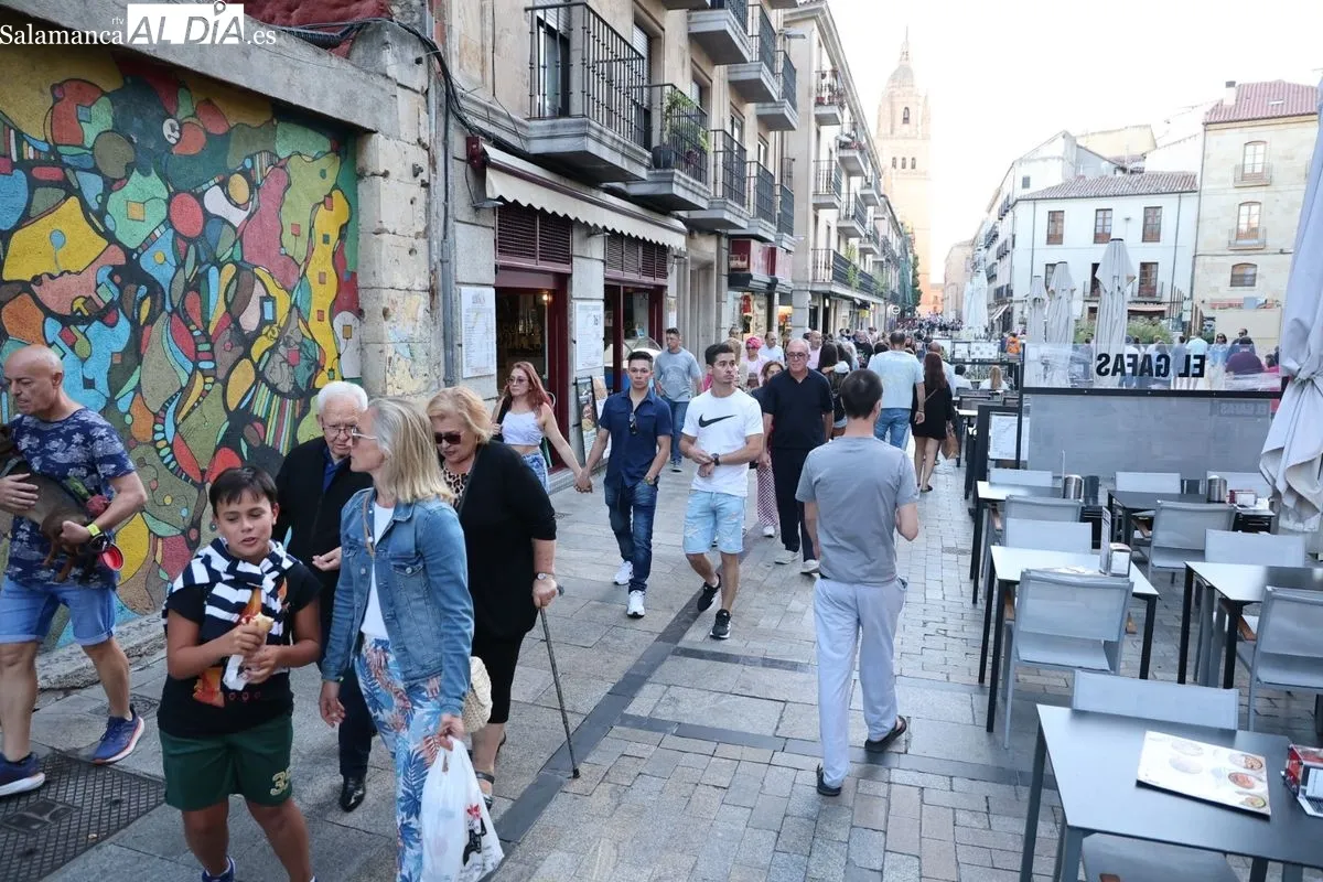 Ambiente en Salamanca en esta tarde de domingo, último día de agosto. Foto: David Sañudo
