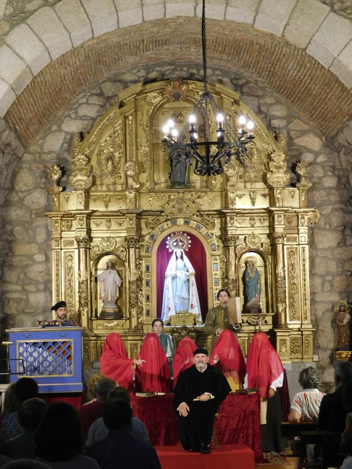 Foto 5 - 'Buscando a Nebrija' suma un nuevo &eacute;xito en Cantagallo con su representaci&oacute;n n&uacute;mero 291