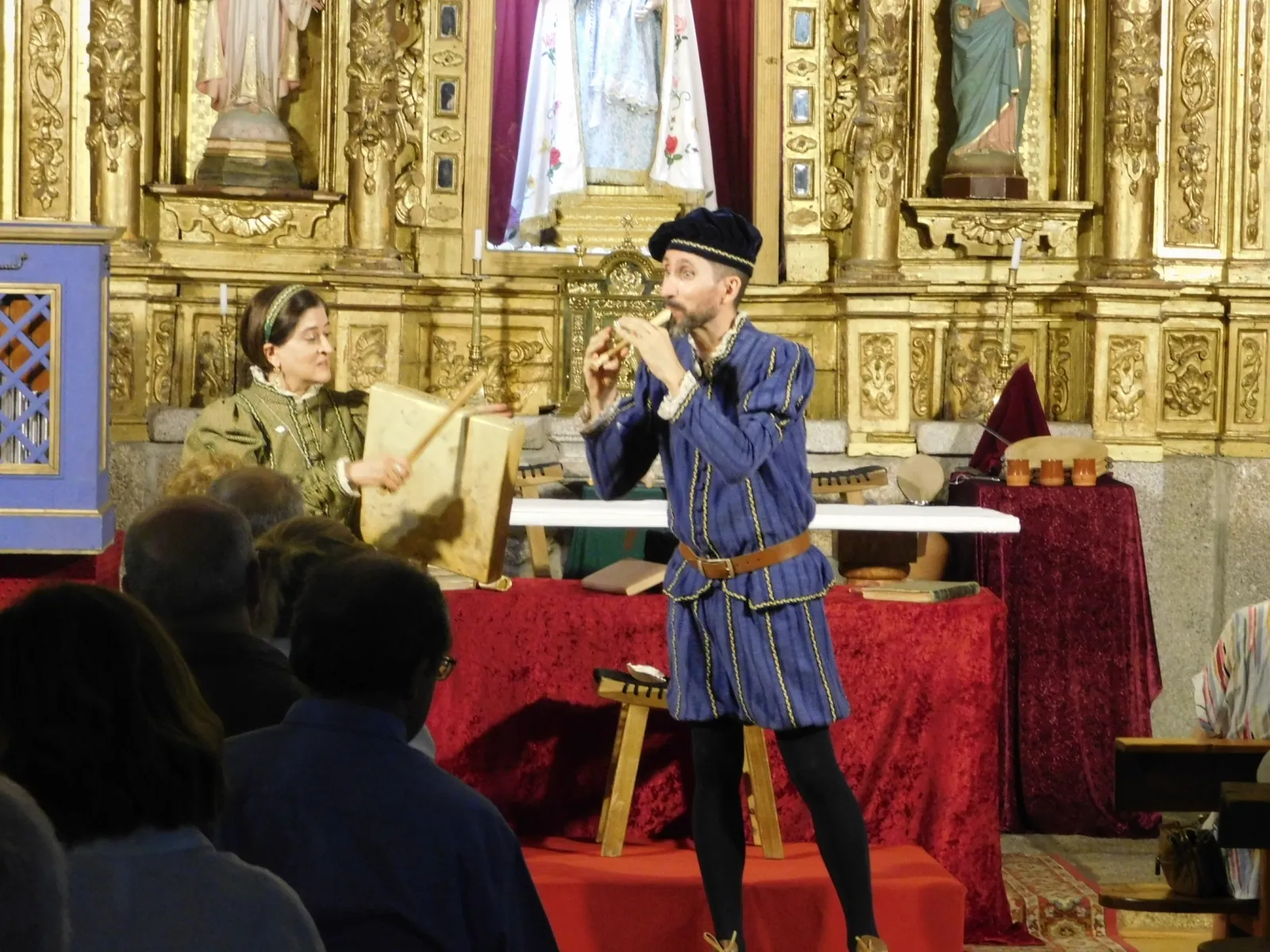 Foto 8 - 'Buscando a Nebrija' suma un nuevo &eacute;xito en Cantagallo con su representaci&oacute;n n&uacute;mero 291