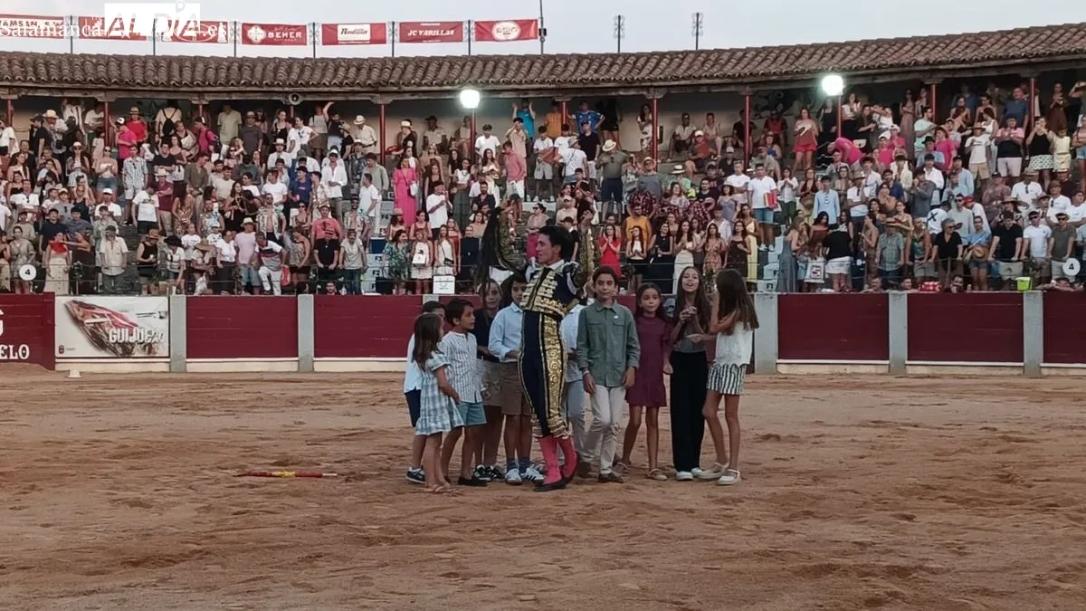 Foto 2 - V&Iacute;DEO Y FOTOS | El Capea, despedida con honores