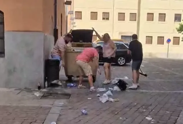 Foto 5 - Un par de fuertes chaparrones no frenan la musical tarde del Martes Mayor
