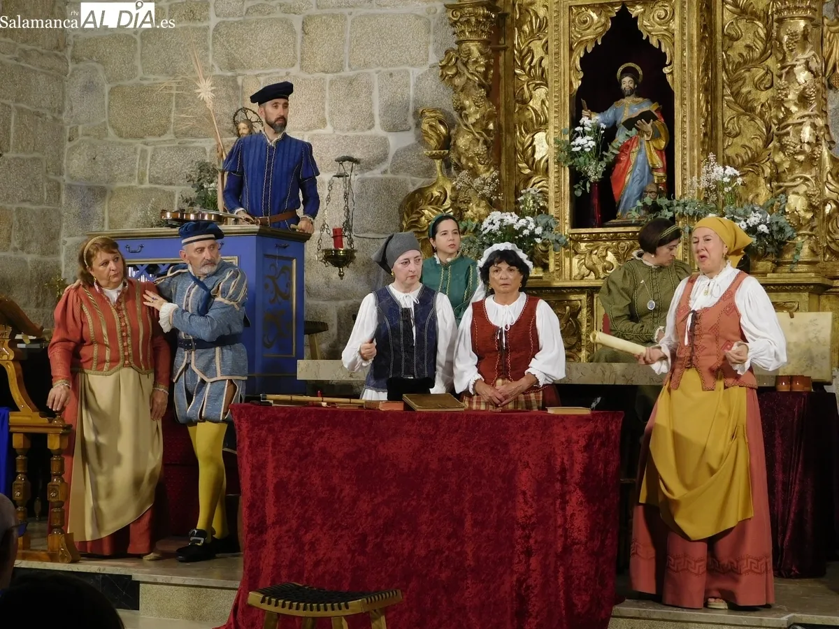 Nuevo éxito del grupo 'Lazarillo de Tormes' con 'Buscando a Nebrija', esta vez en Cerezal de Peñahorcada