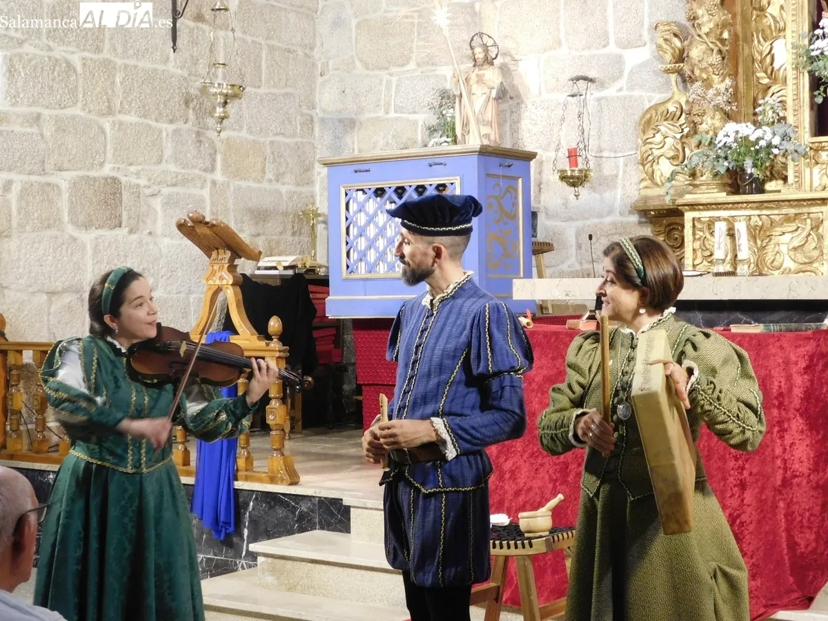 Nuevo éxito del grupo 'Lazarillo de Tormes' con 'Buscando a Nebrija', esta vez en Cerezal de Peñahorcada