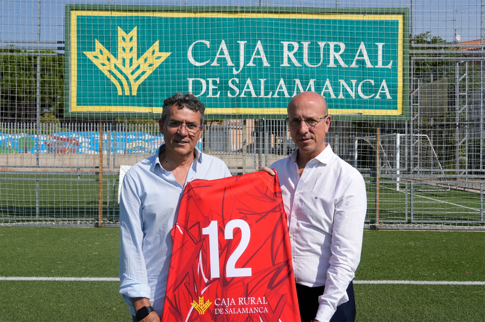 Caja Rural firma un convenio con el Salamanca Fútbol Femenino