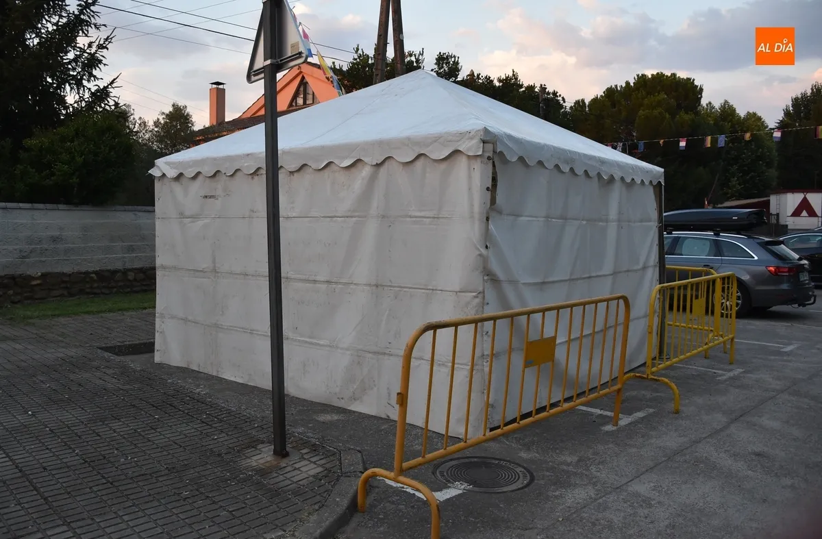 Foto 4 - Todo preparado en El Puente-Huertas de la Artesa para el arranque de sus fiestas