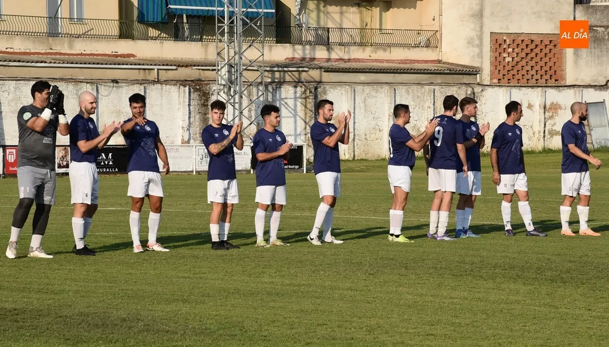 Foto 2 - El Ciudad Rodrigo se queda en la &uacute;ltima jugada sin la victoria ante el Juvenil de Unionistas