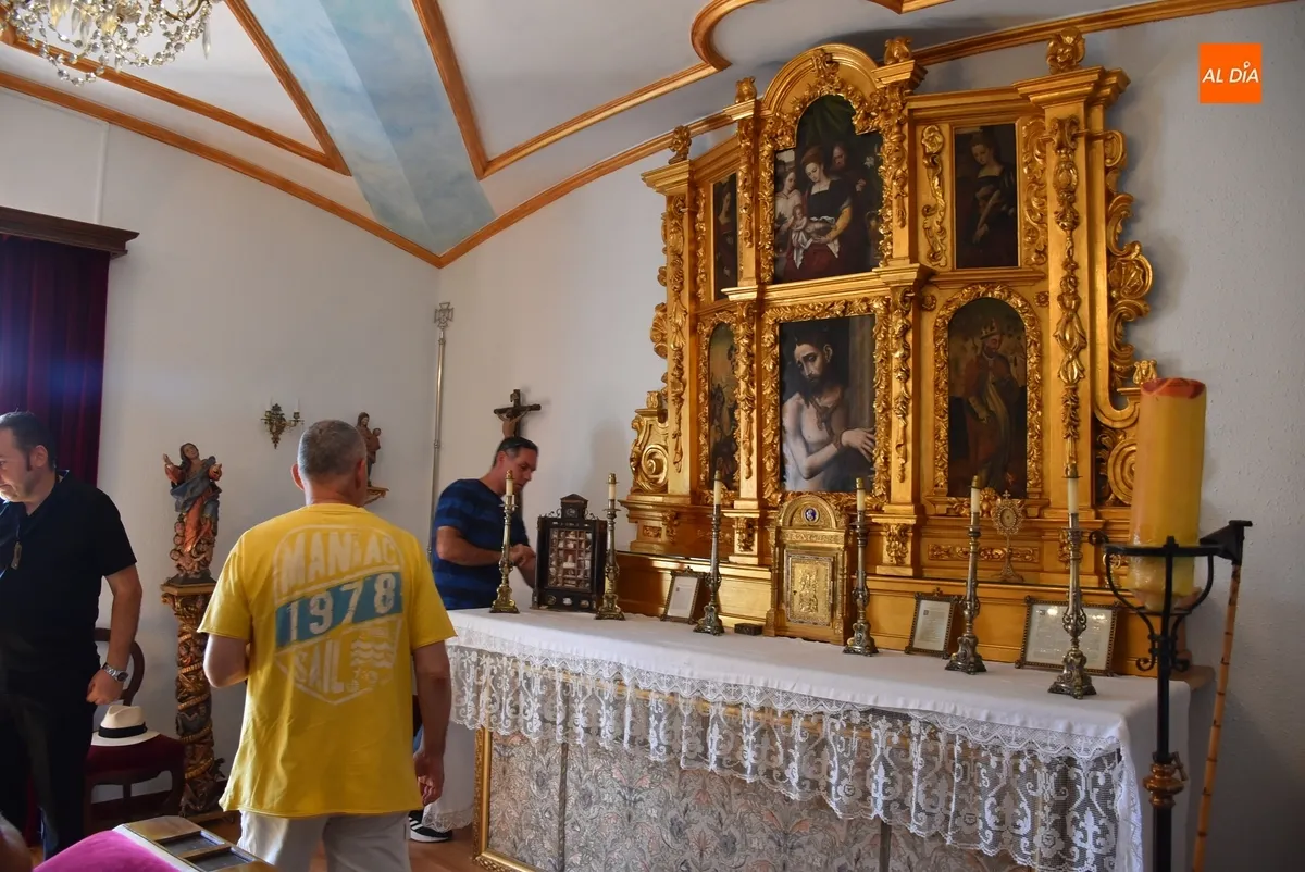 Foto 6 - La zona noble del Palacio Episcopal recibe a un doble grupo de visitantes