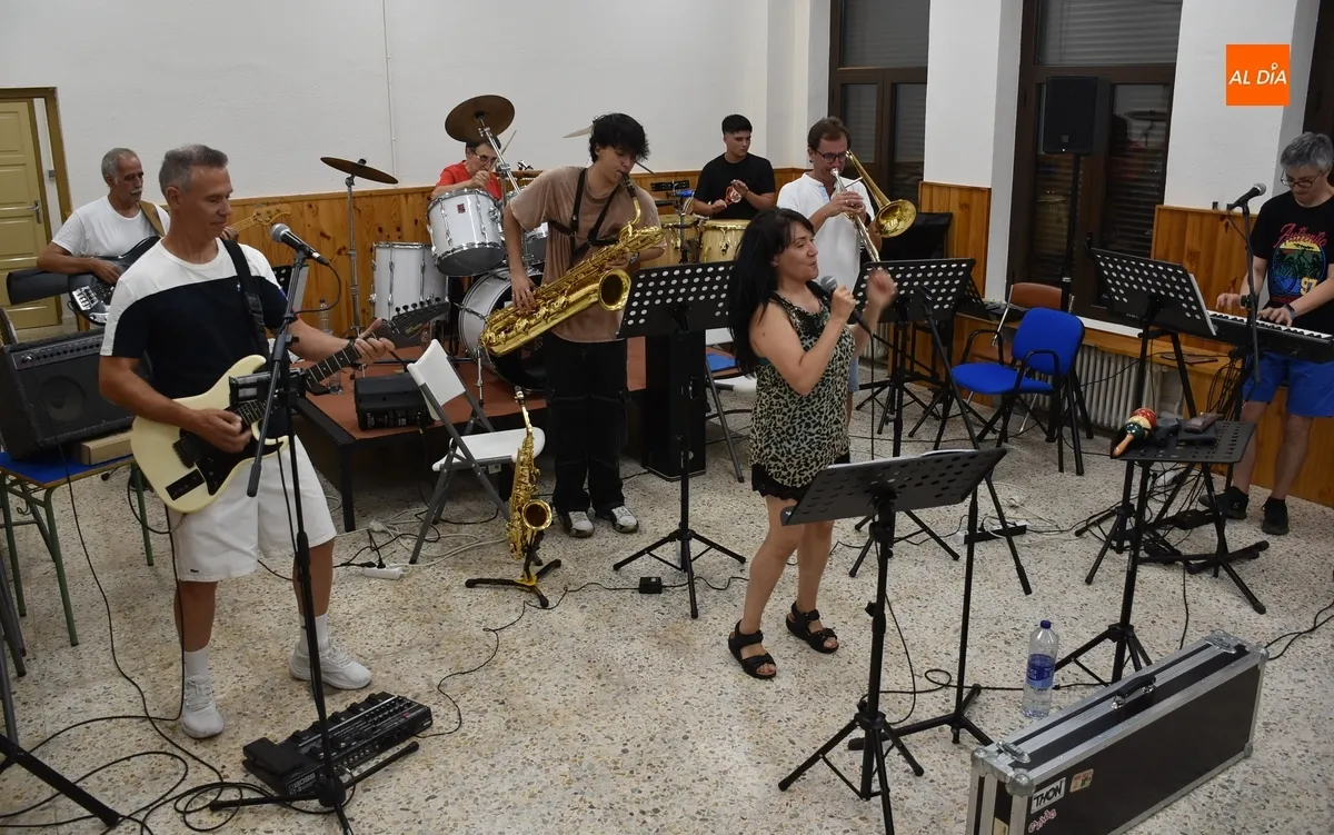 Foto 9 - El nuevo grupo &lsquo;Punto Seguido&rsquo; ultima su gran cita del pr&oacute;ximo viernes en la Plaza Mayor