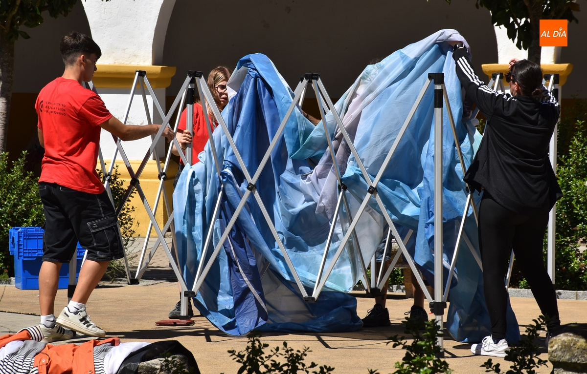 Desmontados con gran rapidez todos los elementos del Divierteatro