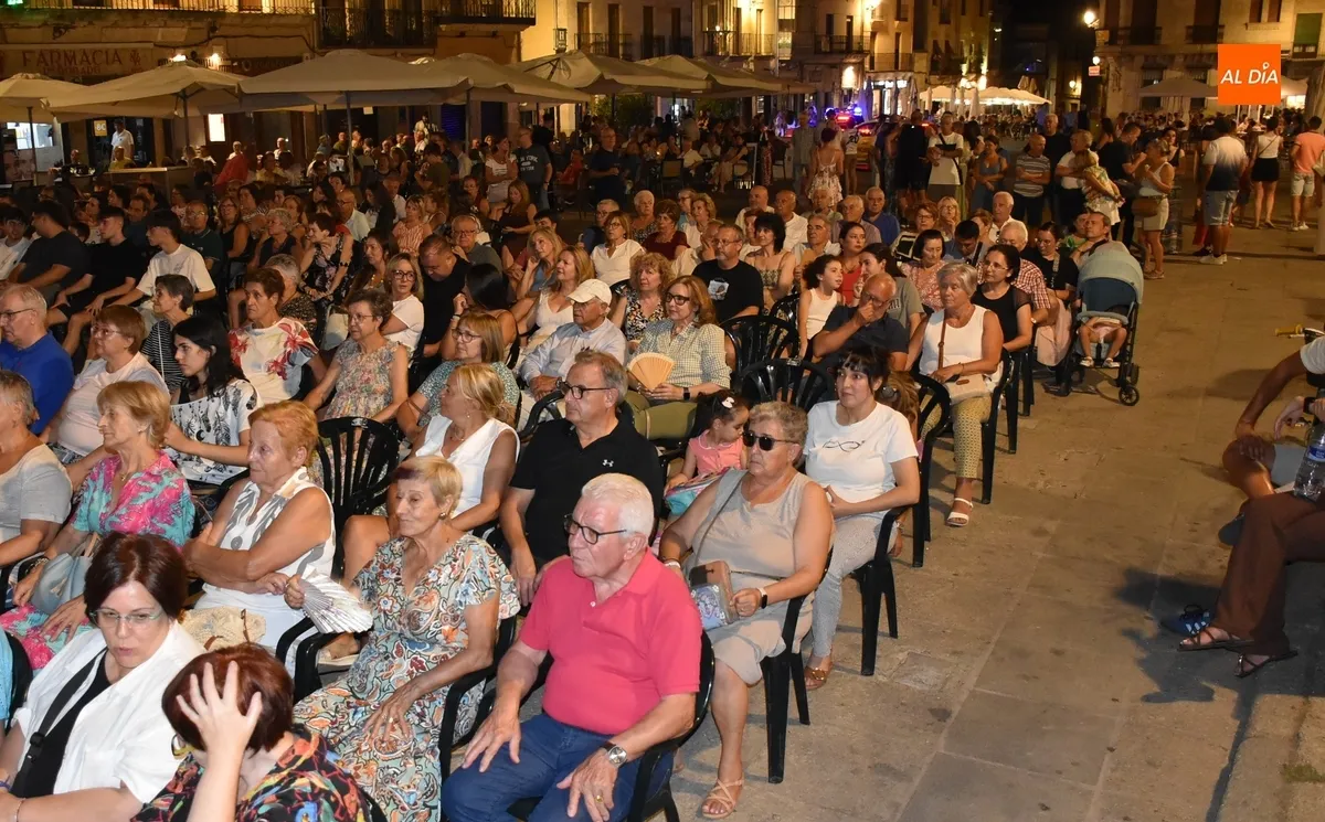 Foto 6 - Triunfal estreno del nuevo grupo mirobrigense &lsquo;Punto Seguido&rsquo;