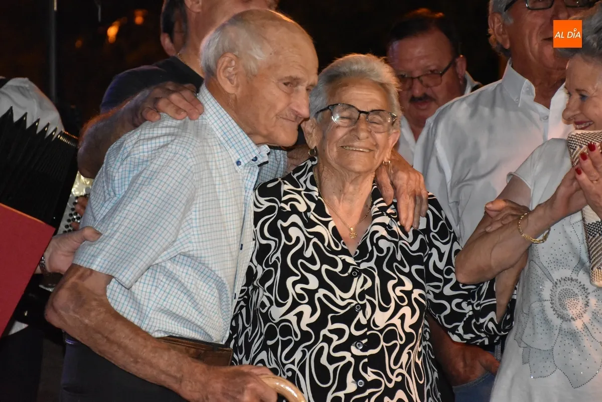 Foto 8 - Luis Mart&iacute;n recibe a sus 94 a&ntilde;os un homenaje como socio m&aacute;s antiguo de El Puente-Huertas de la Artesa