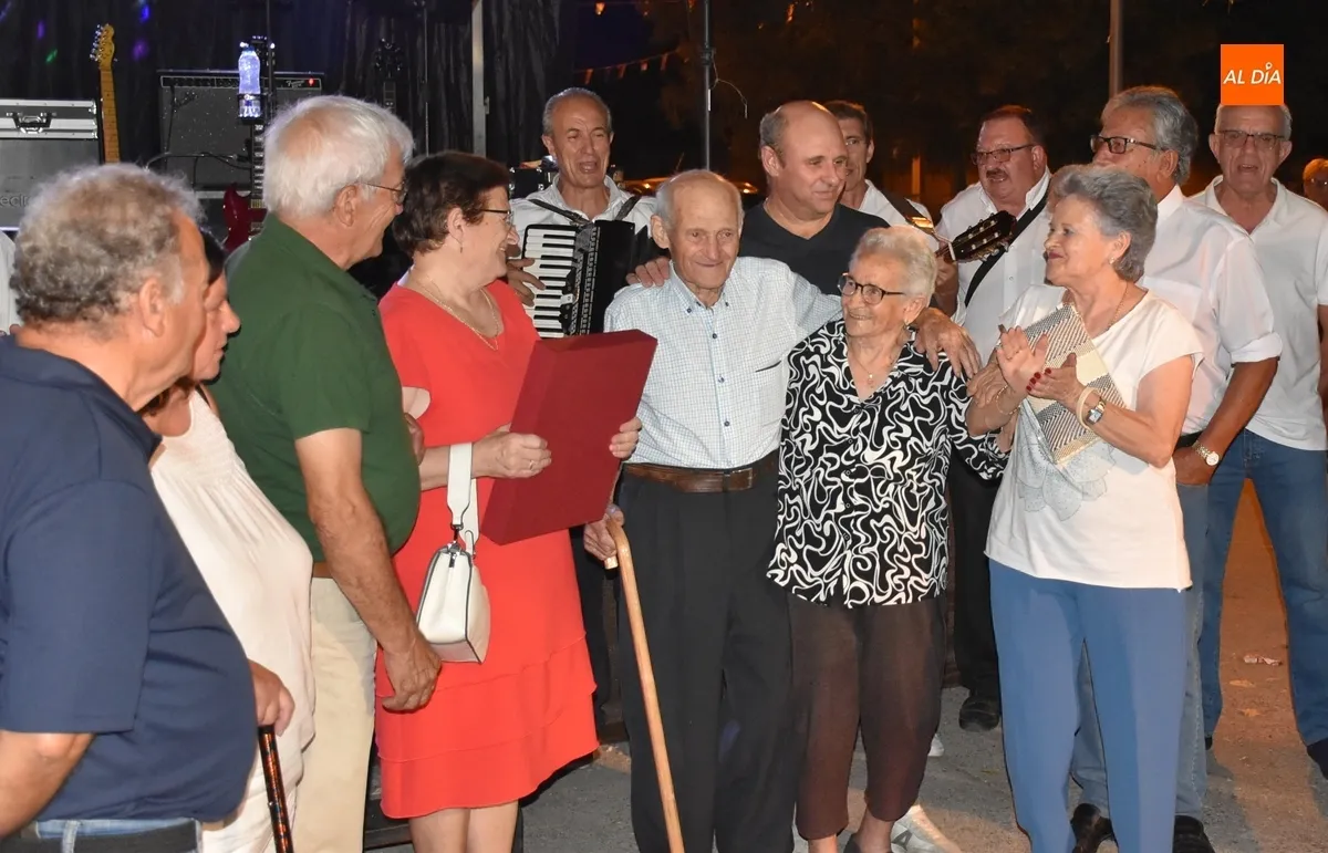 Foto 9 - Luis Mart&iacute;n recibe a sus 94 a&ntilde;os un homenaje como socio m&aacute;s antiguo de El Puente-Huertas de la Artesa