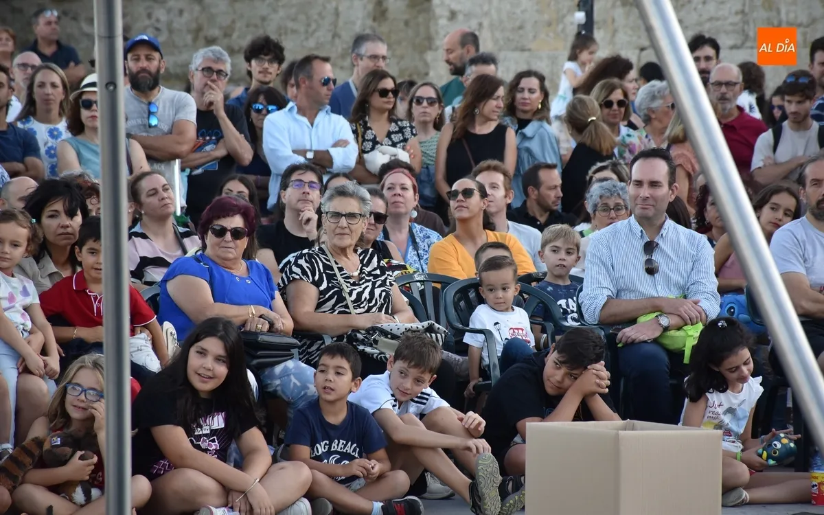 Foto 9 - Las obras de calle se rematan animando a seguir jugando en cualquier etapa de la vida
