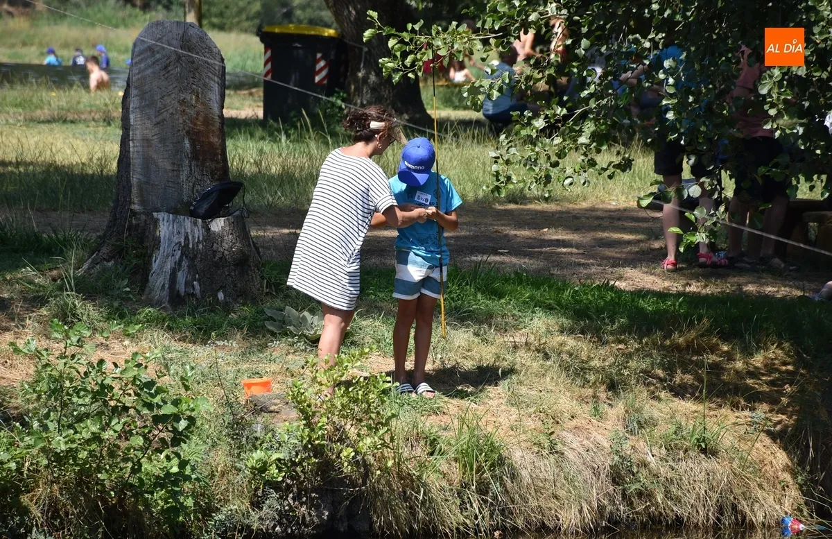 Foto 3 - Aitor Gil con 142 peces y Celia Pacheco con 110 ganan el Concurso de Pesca Infantil