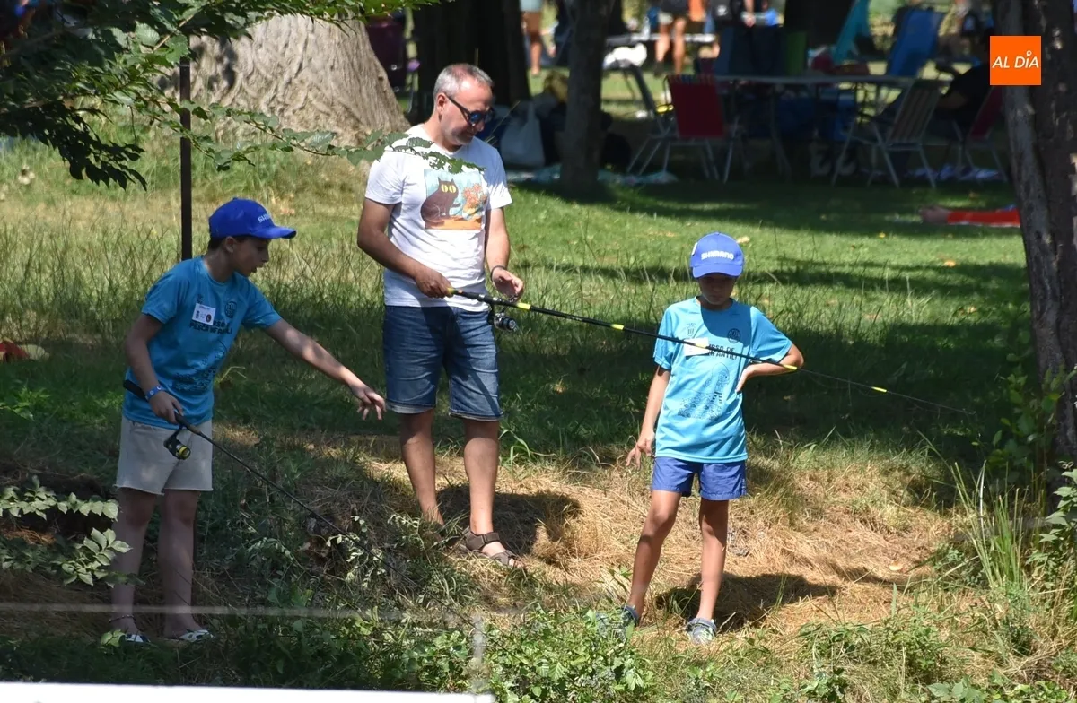 Foto 4 - Aitor Gil con 142 peces y Celia Pacheco con 110 ganan el Concurso de Pesca Infantil