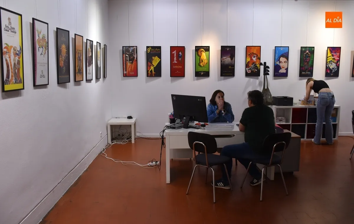 Foto 6 - Acreditados 279 profesionales para la Feria, que ya tienen su Oficina en la Casa de la Cultura