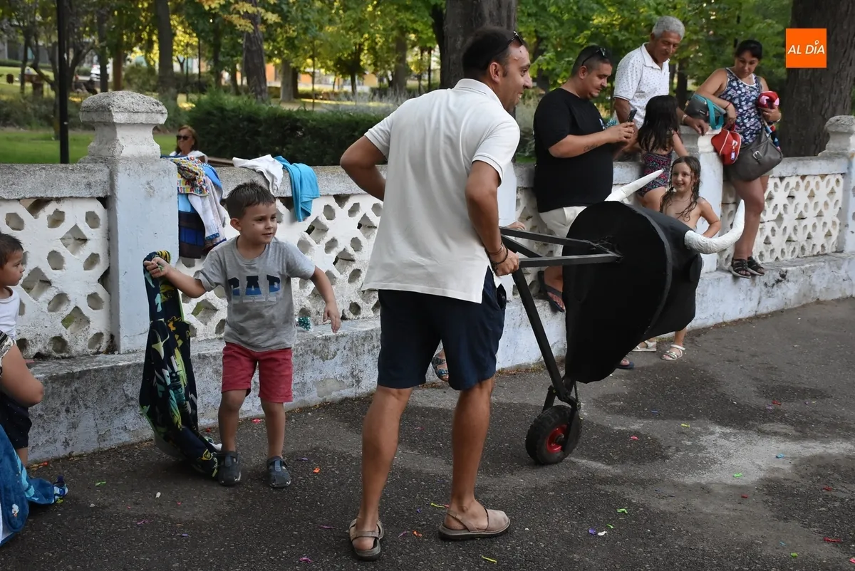 Foto 6 - L@s ni&ntilde;@s disfrutan de su momento en las fiestas de San Andr&eacute;s