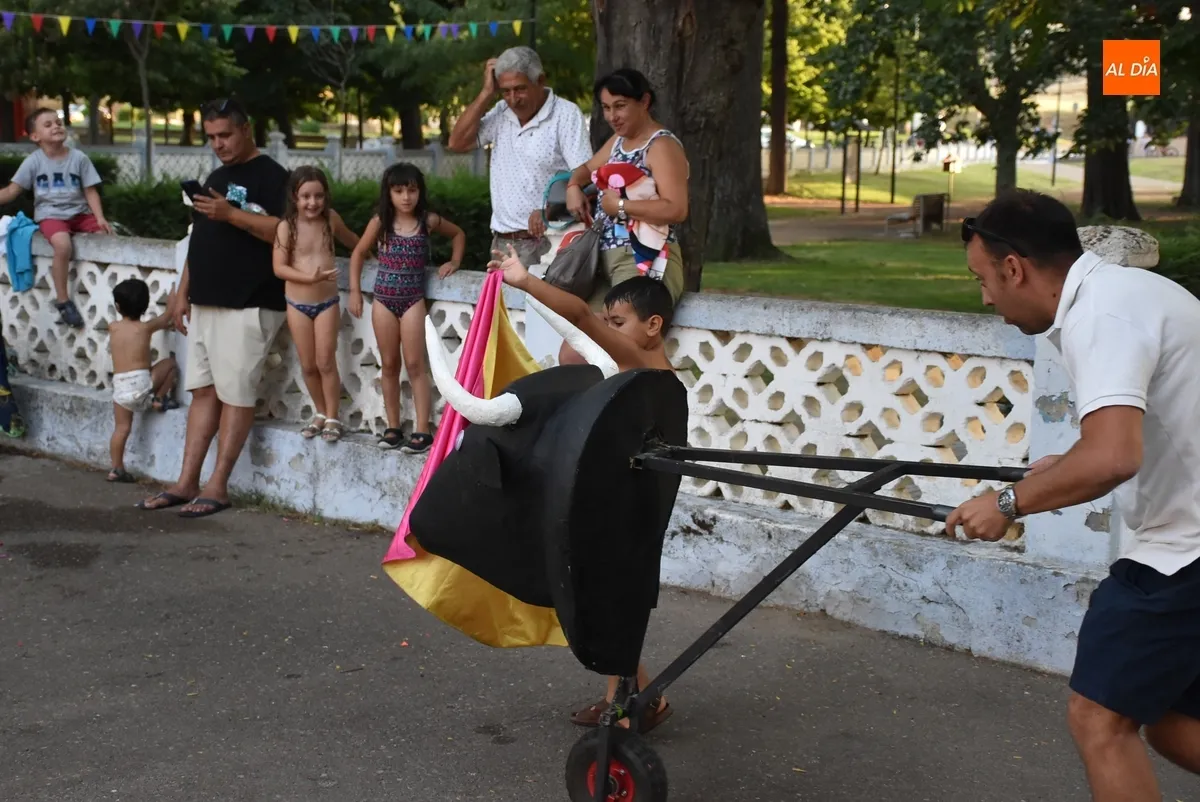 Foto 7 - L@s ni&ntilde;@s disfrutan de su momento en las fiestas de San Andr&eacute;s