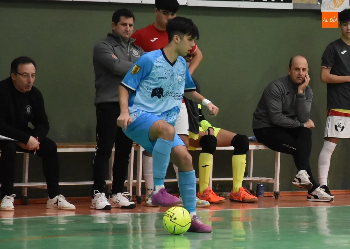 Foto 2 - Carlos G&oacute;mez retorna al III Columnas como 1&ordm; fichaje del equipo Senior
