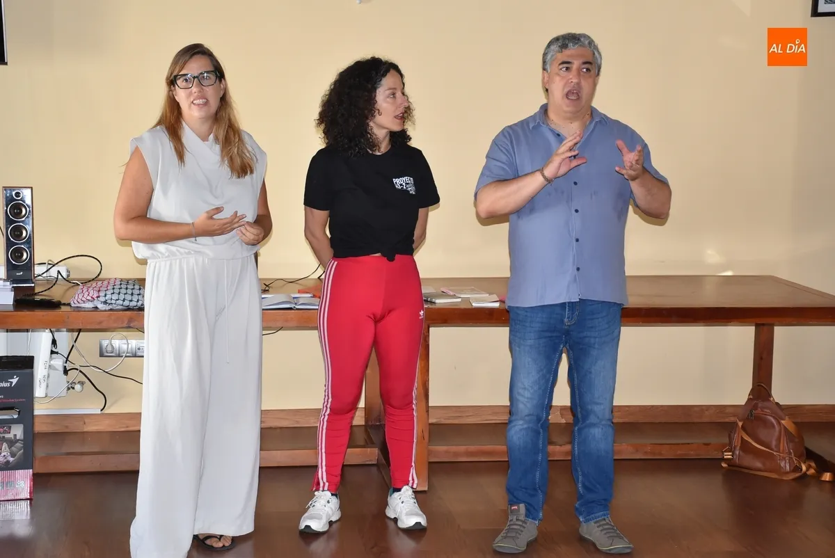 Foto 2 - La Feria abre sus actividades con una concurrida doble sesi&oacute;n sobre el teatro-documento