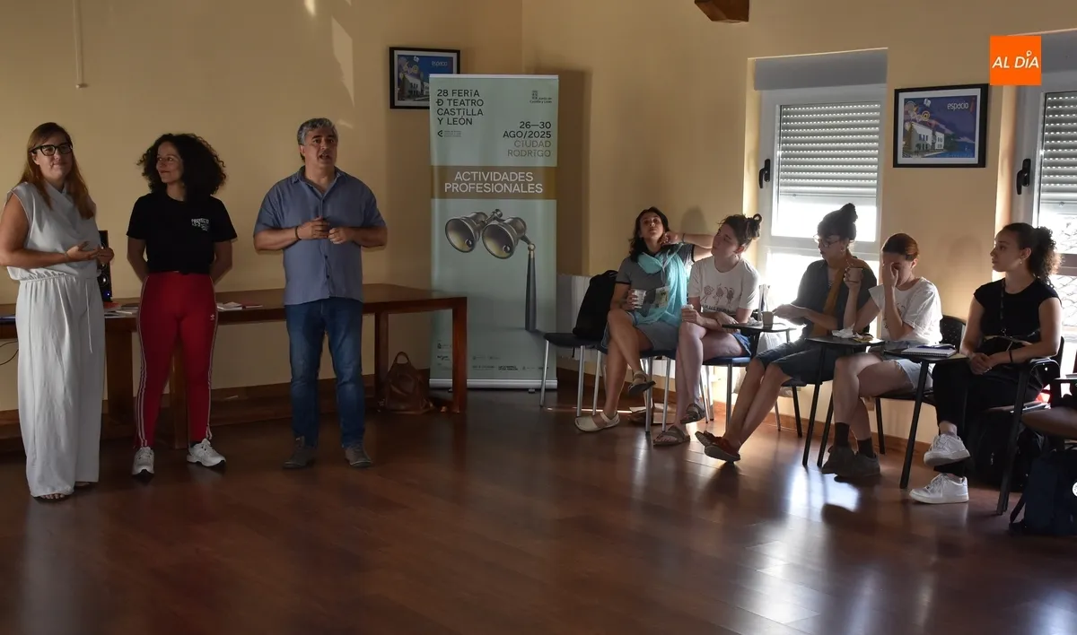 Foto 3 - La Feria abre sus actividades con una concurrida doble sesi&oacute;n sobre el teatro-documento