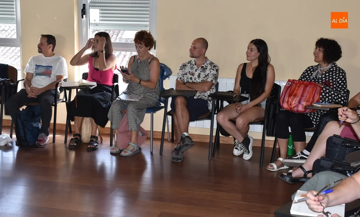 Foto 4 - La Feria abre sus actividades con una concurrida doble sesi&oacute;n sobre el teatro-documento