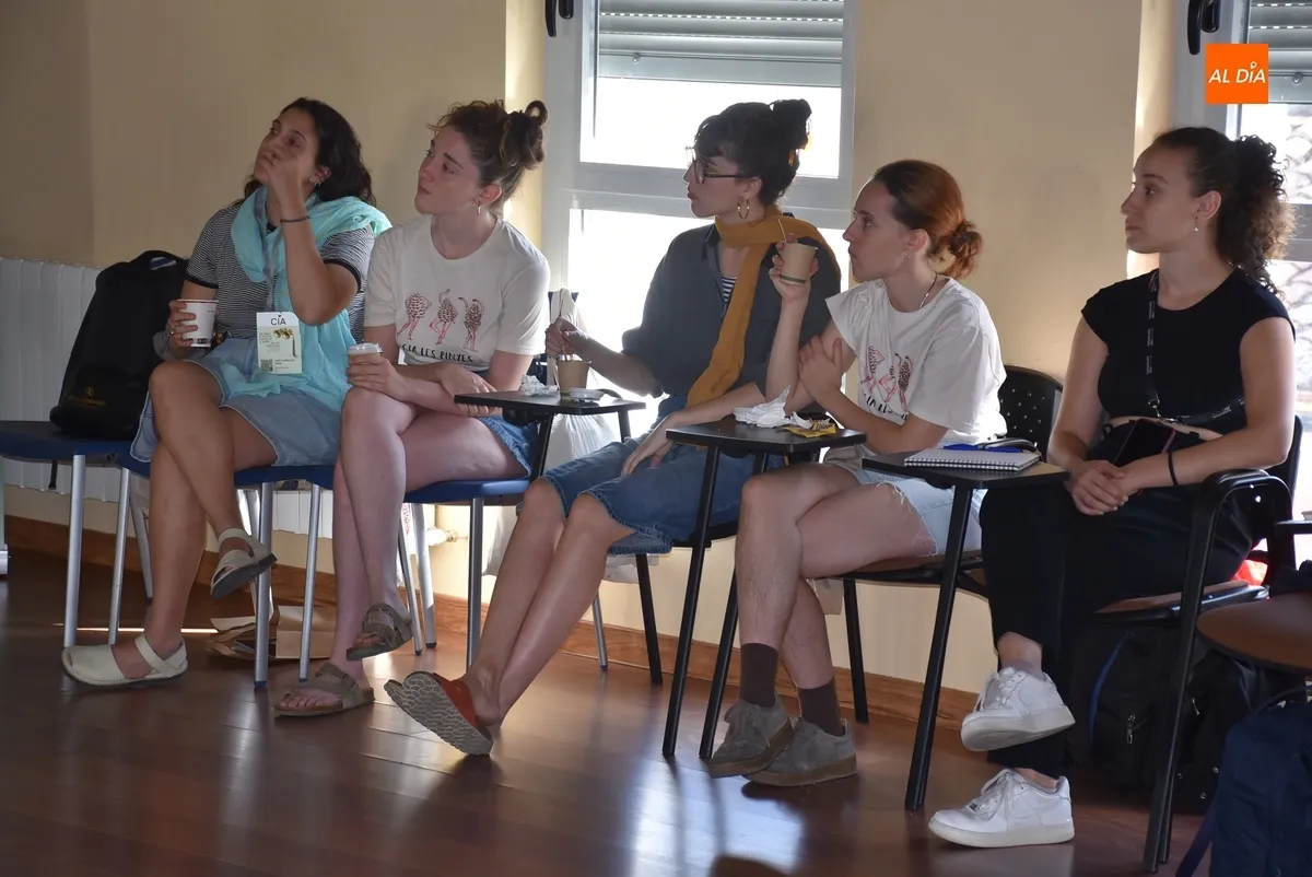Foto 5 - La Feria abre sus actividades con una concurrida doble sesi&oacute;n sobre el teatro-documento