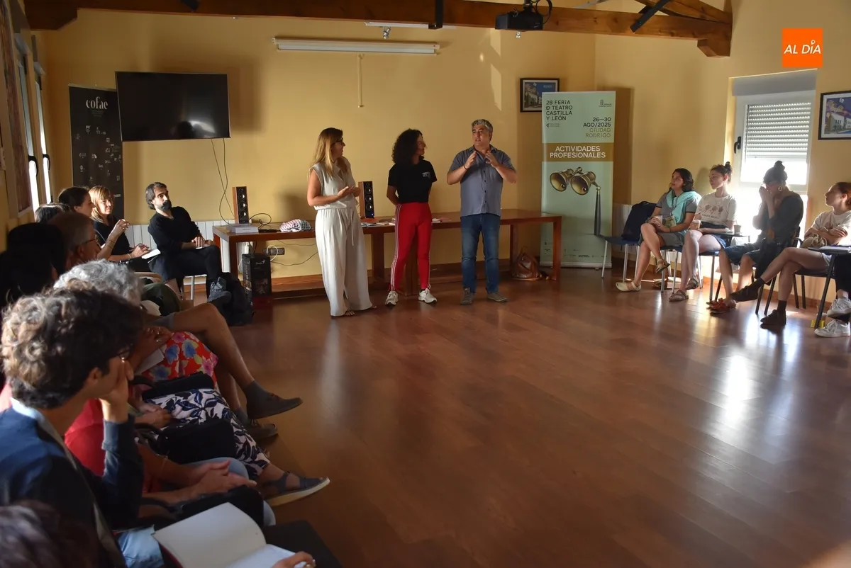 Foto 7 - La Feria abre sus actividades con una concurrida doble sesi&oacute;n sobre el teatro-documento