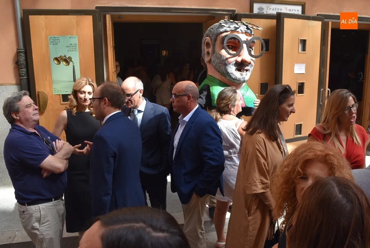 Foto 9 - Ni Arrabal falta a la apertura, con &ldquo;el alma entristecida por el fuego&rdquo;, de la &ldquo;fiesta del teatro de Espa&ntilde;a&rdquo; 