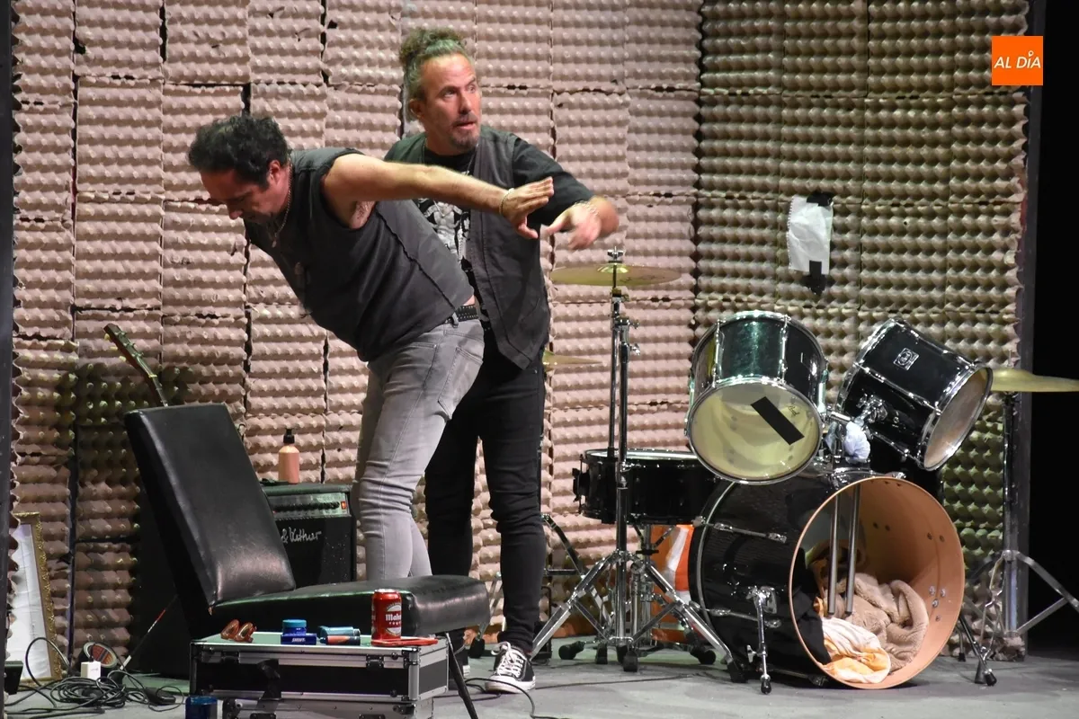 Foto 11 - Nueva noche de m&uacute;sica y humor en Los Sitios con el ensayo abierto de Los Osamenta