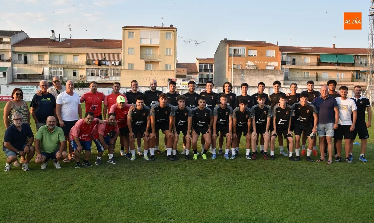Foto 8 - El Ciudad Rodrigo arranca los entrenos del curso 2025/2026 con &ldquo;ganas, compromiso e ilusi&oacute;n&rdquo;