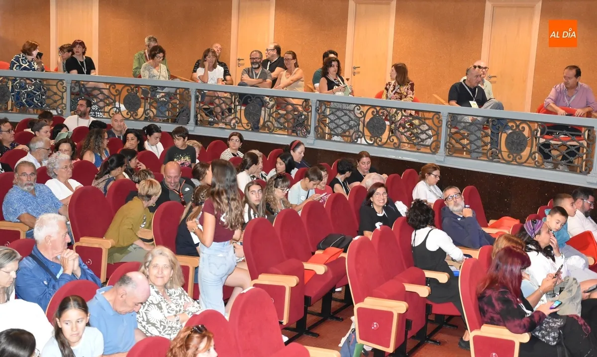 Foto 4 - Redrum Teatro inaugura el Espacio en Rosa en una ma&ntilde;ana encabezada por Eugenia Manzanera