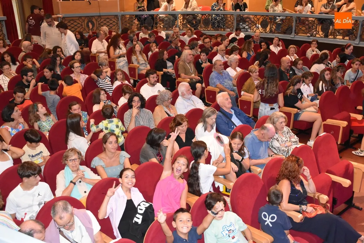 Foto 9 - Redrum Teatro inaugura el Espacio en Rosa en una ma&ntilde;ana encabezada por Eugenia Manzanera
