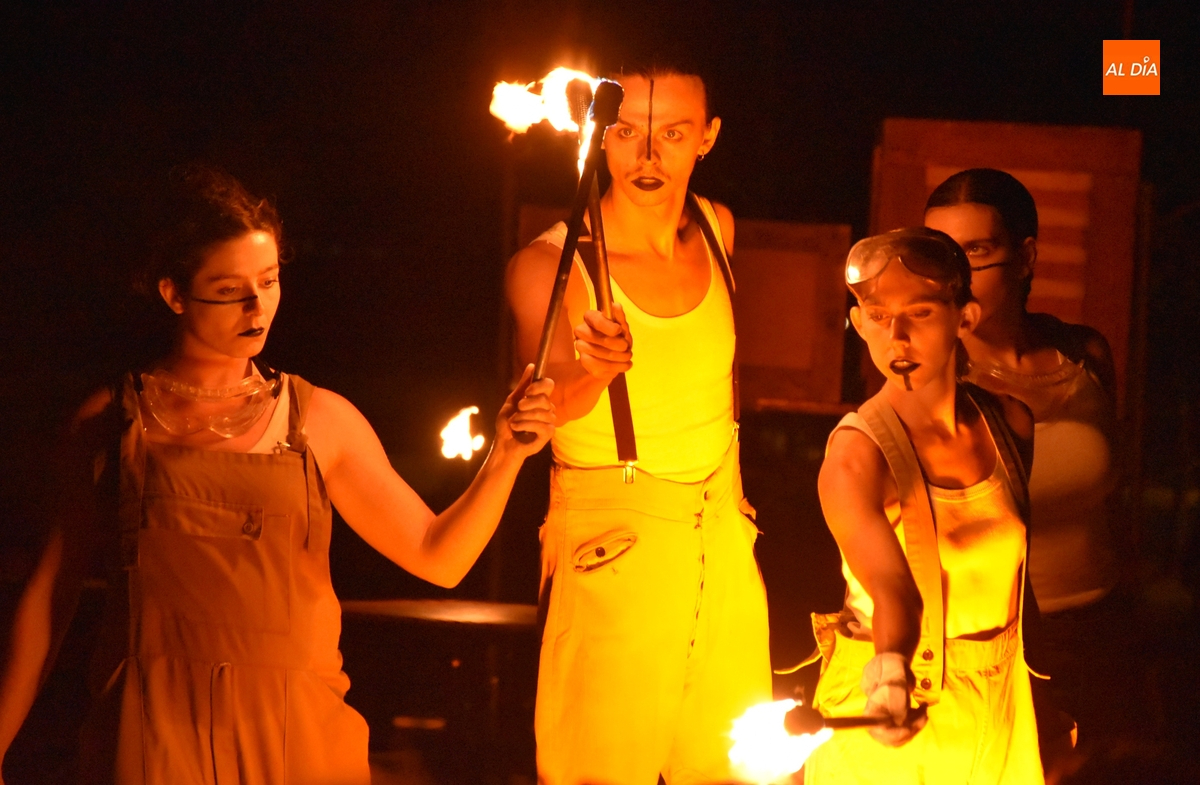 El fuego reina en Bolonia de la mano de L’Avalot